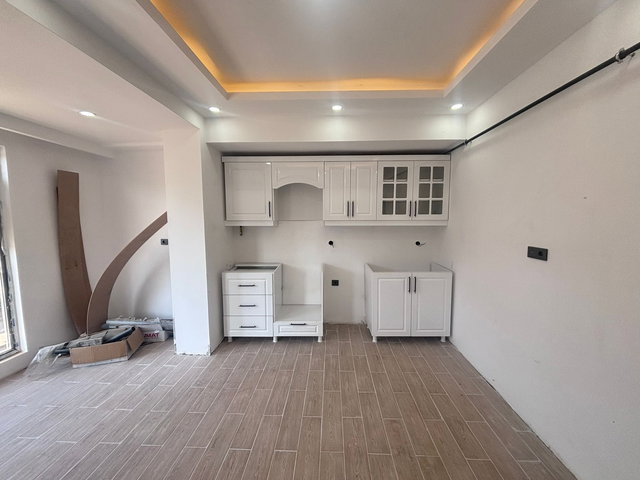 FA ÖZBİR'DEN ÇERKEZKÖY FEVZİPAŞA OKULLAR BÖLGESİ BALKONLU 1+1