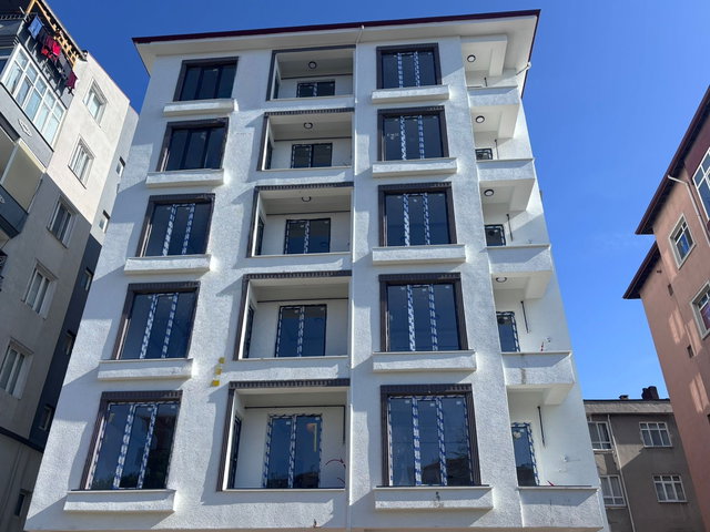 FA ÖZBİR'DEN ÇERKEZKÖY FEVZİPAŞA OKULLAR BÖLGESİ BALKONLU 1+1
