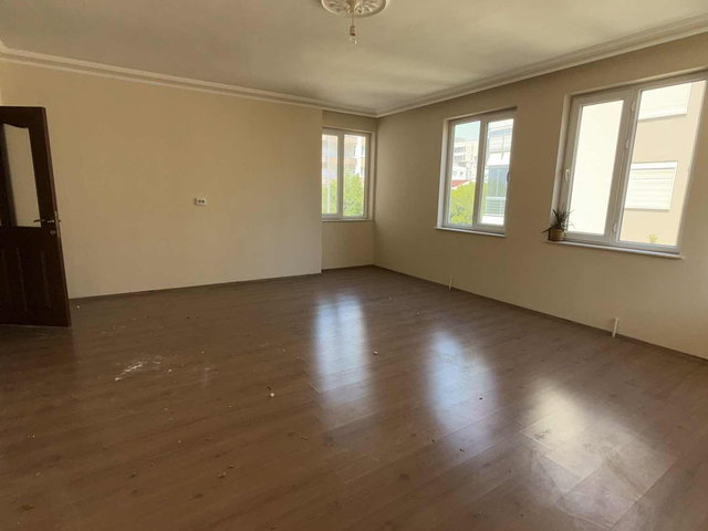 FENER MAHALLESİ ANA CADDEYE CEPHE İŞYERİ VE KONUT DAİRE