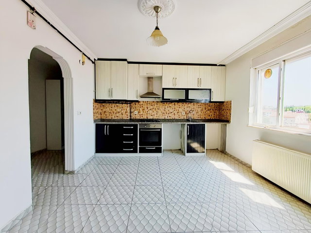 Serik Orta Mahal. 2+1 Asansörlü Ebeveyn Banyolu Doğalgazlı Daire