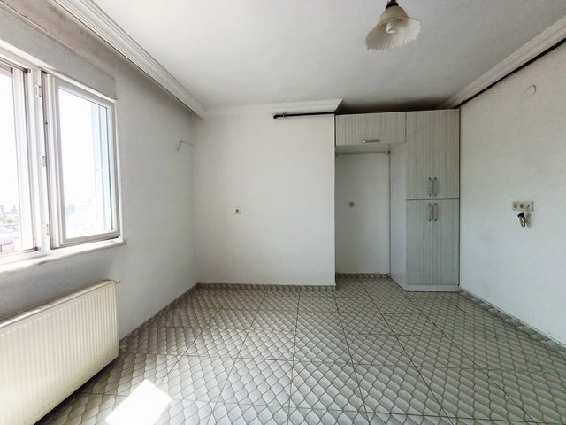 Serik Orta Mahal. 2+1 Asansörlü Ebeveyn Banyolu Doğalgazlı Daire