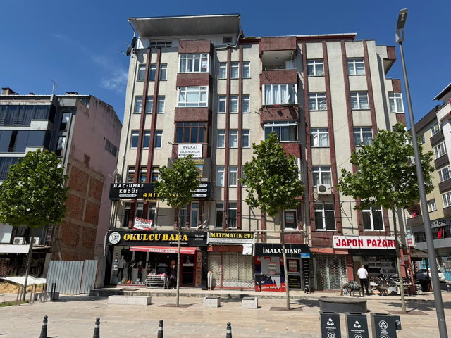 ÖZTRAK CADDESİNDE 2+1 KİRALIK 90 m2 DAİRE