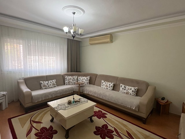 BORNOVA EVKA 4TE 2+1, DOĞALGAZLI, 2 KLİMALI, KİRALIK DAİRE