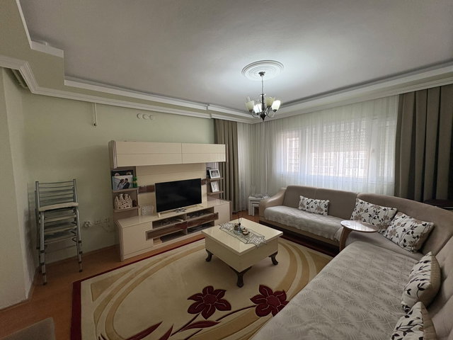 BORNOVA EVKA 4TE 2+1, DOĞALGAZLI, 2 KLİMALI, KİRALIK DAİRE