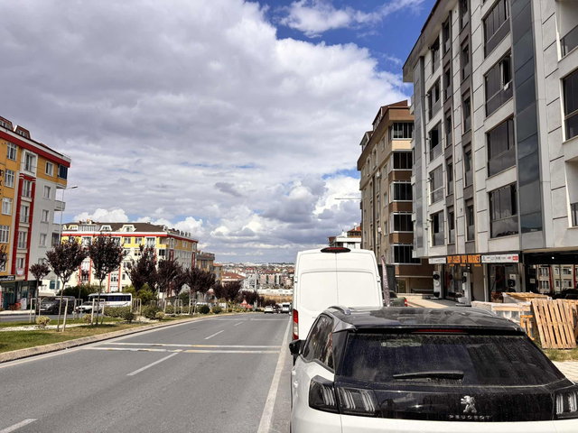 FA ÖZBİR'DEN İSTASYONDA CADDE ÜZERİ ÇİFT GİRİŞLİ KİRALIK 4+2