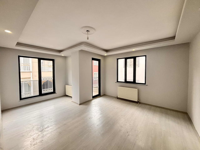 FA ÖZBİR'DEN İSTASYONDA CADDE ÜZERİ ÇİFT GİRİŞLİ KİRALIK 4+2