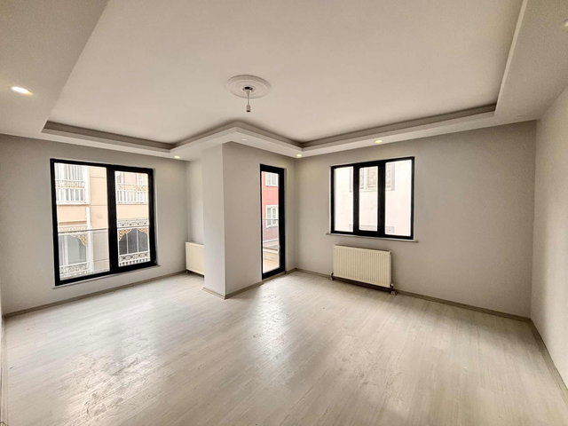 FA ÖZBİR'DEN İSTASYONDA CADDE ÜZERİ ÇİFT GİRİŞLİ KİRALIK 4+2