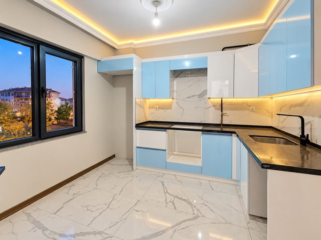 SAKARYA AKYAZI MAHALLESİ'NDE 2+1 DAİRE
