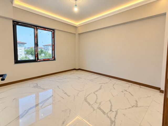 SAKARYA AKYAZI MAHALLESİ'NDE 2+1 DAİRE