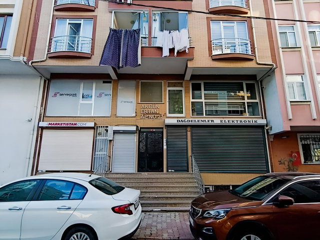 ÇEKMEKÖY ÇAMLIK MAH.MERKEZİ KONUMDA 2+1 SATILIK