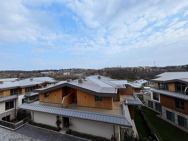 KEMERBURGAZ'IN GÖZDE SİTESİ NEVBAHAR EVLERİ'NDE SATILIK DAİRE
