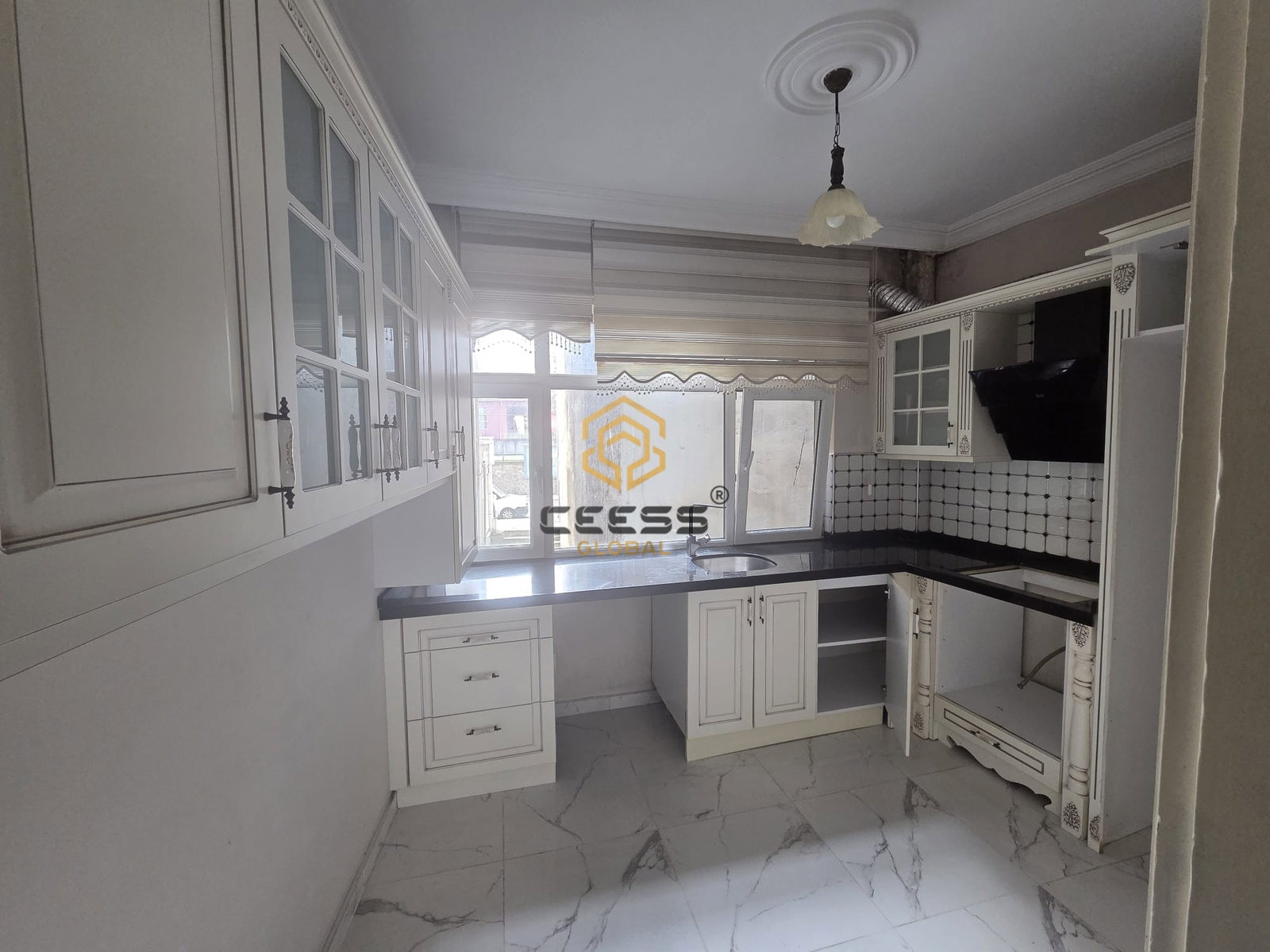 YALI MAHALLESİNDE ANA CADDE ÜZERİNDE KİRALIK 2+1 DAİRE