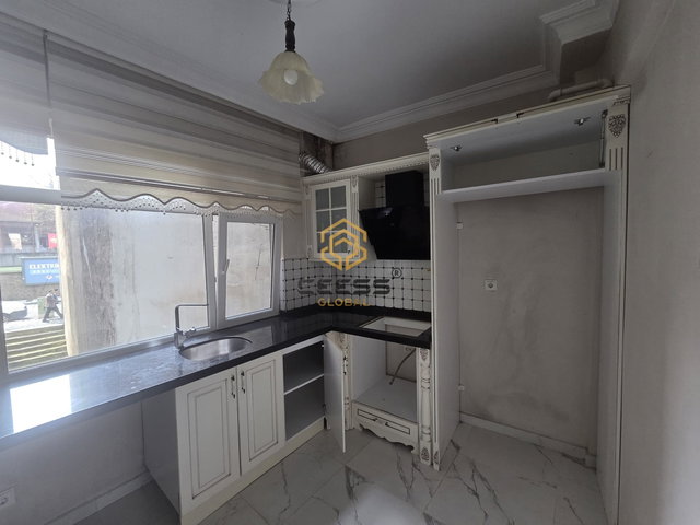 YALI MAHALLESİNDE ANA CADDE ÜZERİNDE KİRALIK 2+1 DAİRE