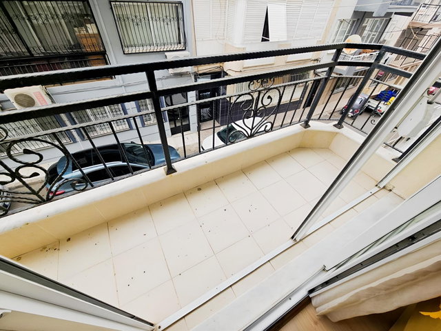 EKONOMİ ÜNİVERSİTESİ'NE YAKIN EŞYALI KİRALIK DAİRE.