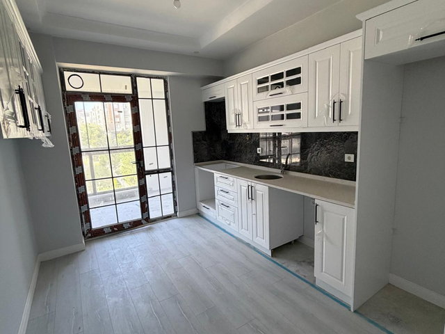 RUMELİ MAHALLESİ, CUMHURİYET PARK YAKININDA SİTE İÇİNDE 2+1