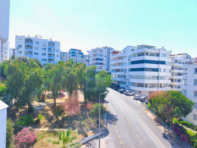 Kuşadası Ege mahallesinde, kiralık, 3+1, deniz manzaralı daire.