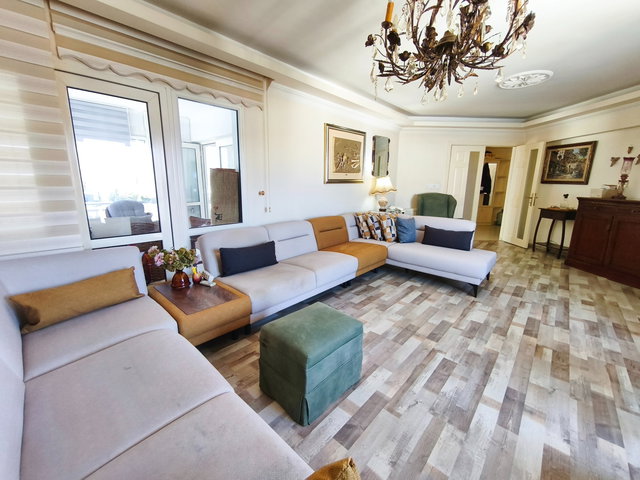 Kuşadası Ege mahallesinde, kiralık, 3+1, deniz manzaralı daire.
