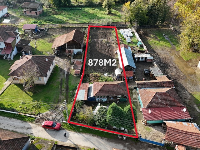 KÖY MERKEZİNDE 878 m2 İMARLI ARSA VE SATILIK ESKİ EV