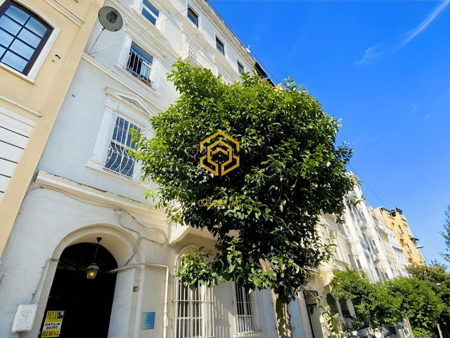GALATA KULESİNE YAKIN, MANZARALI TERASLI 4+1 KİRALIK DAİRE/OFİS