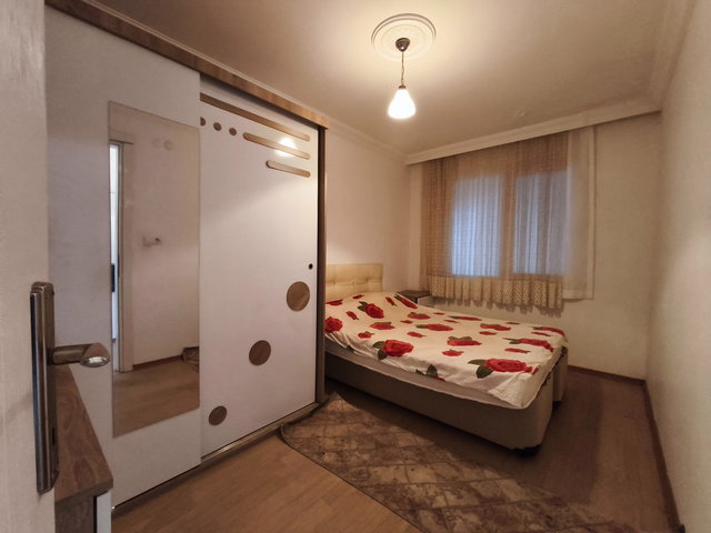 Kuşadası Davutlarda Satılık Cadde Cepheli 1+1 daire...