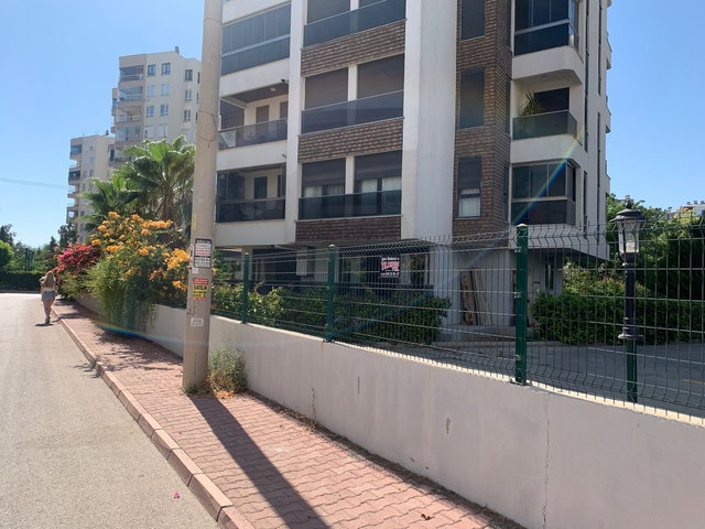GÜZELOBADA ANADOLU HASTANESİ YAKINI 2+1 YÜKSEK GİRİŞ LÜKS DAİRE
