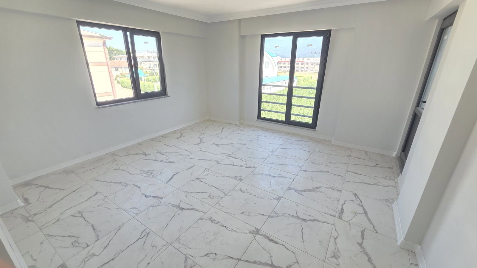 KAYMAK EMLAKTAN MERKEZİ KONUMDA 3.KAT ALATURKALIWC KİRALIK DAİRE
