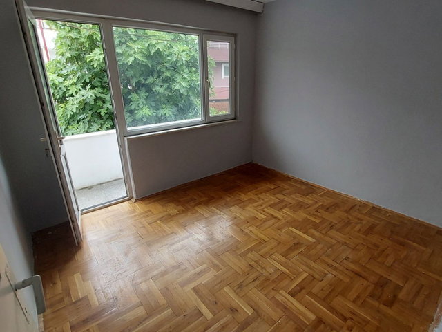 MÜSTAKİL BAHCELİ 2 KATLININ 2Cİ KATI 3+1 SATILIK DAİRE CARŞİ İCİ