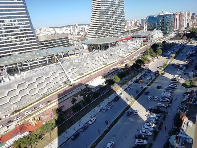 ATAŞEHİR ATA BLOKLARINDA BOŞ LÜKS TADİLATLI 4+1 SORUNSUZ