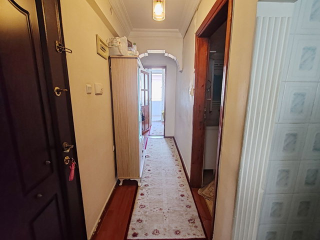 Balçova Eğitim Mah. Otoban yakını satılık 2+1 daire..