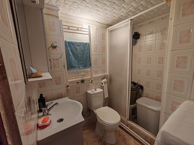 Balçova Eğitim Mah. Otoban yakını satılık 2+1 daire..