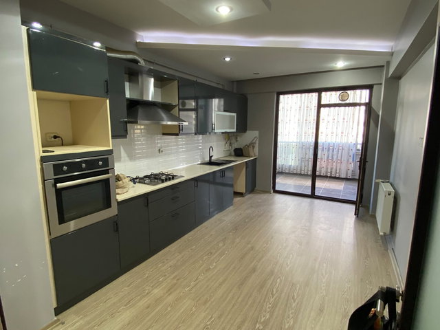 YAKINCADA 3+1 İÇİ YAPILI UYGUN KİRALIK DAİRE