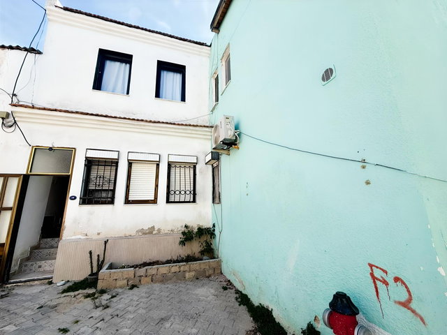 ÇEŞME MERKEZ,MUSALLA MAHALLESİNDE FIRSAT SATILIK 2+1 DAİRE