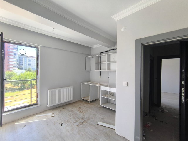 KARAKAVAK MAHALLESİ ÇEVRE YOLUNA YAKIN MESAFE SATILIK 1+1 DAİRE