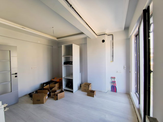 KARAKAVAK MAHALLESİ ÇEVRE YOLUNA YAKIN MESAFE SATILIK 1+1 DAİRE