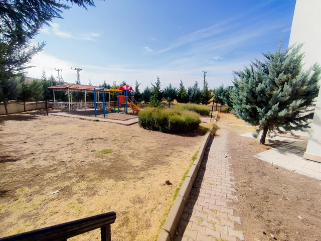 PURSAKLAR PROTOKOL YOLU MİLLET BAHÇESİ YAKINI SATILIK 4+1 DAİRE