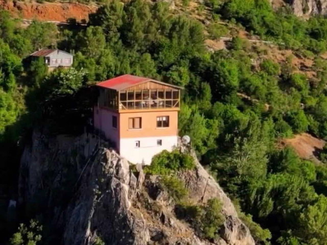 TARİHİ DOKUSUYLA ÖNE ÇIKAN ,ÖZEL MİMARİLİ EV