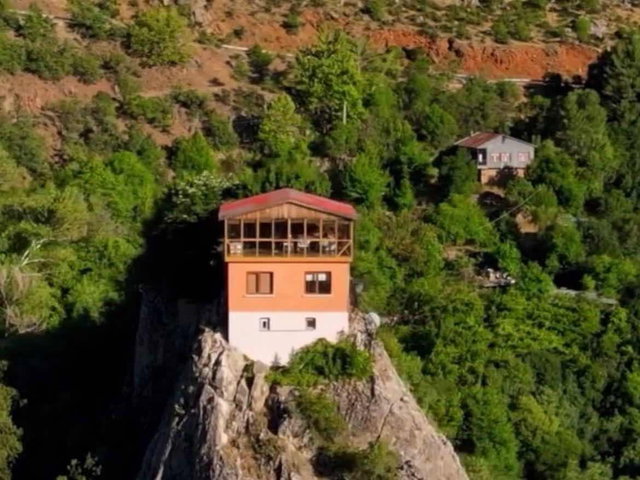 TARİHİ DOKUSUYLA ÖNE ÇIKAN ,ÖZEL MİMARİLİ EV