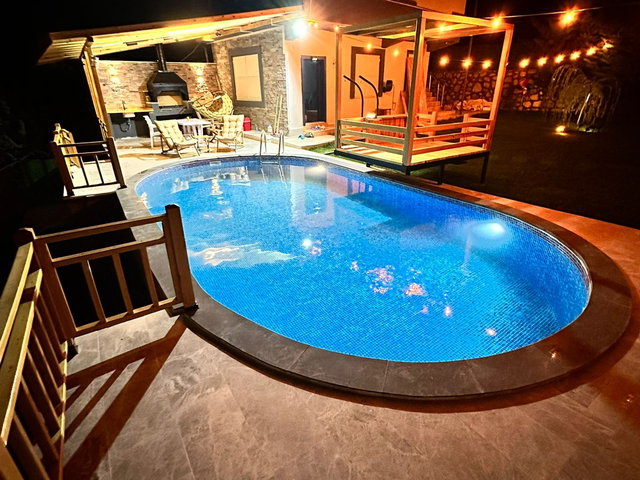 REALTY PEX ANKA'DAN KONAK'DA KİRALIK LÜKS VİLLA