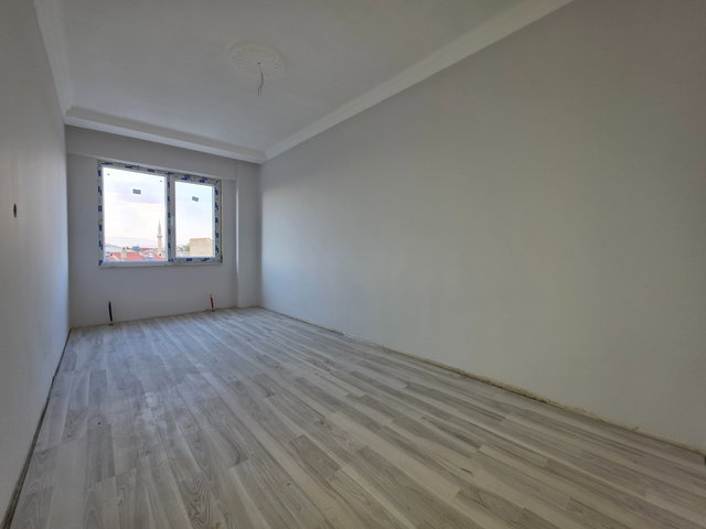 ÇINAR GRUP'DAN MERKEZİ KONUMDA SATILIK ARA KAT 2+1 FIRSAT DAİRE