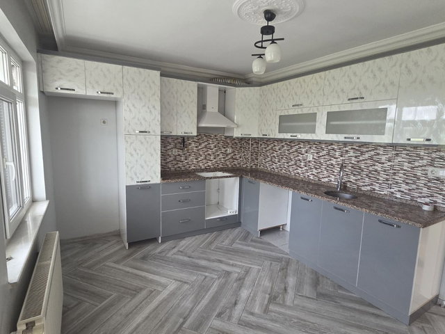 MÜSTAKİL BAHCELİ 2 KATLI EVİN 2 Cİ KATI KİRALIK DAİRE
