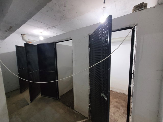 Muradiye istasyon Karşısı Geniş 1+1 Koridorlu Balkonlu Arakat