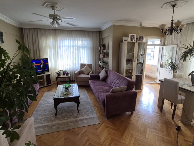 İÇERENKÖYDE NURİ CINGILLIOĞLU LİSESİ YAKININDA KAÇMAZ 3+1 DAİRE