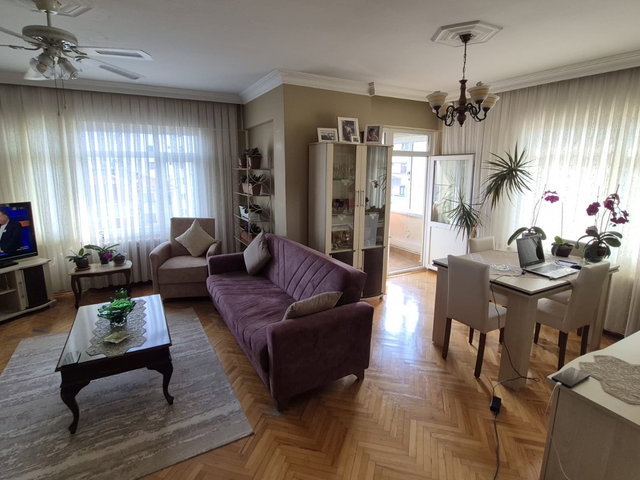 İÇERENKÖYDE NURİ CINGILLIOĞLU LİSESİ YAKININDA KAÇMAZ 3+1 DAİRE