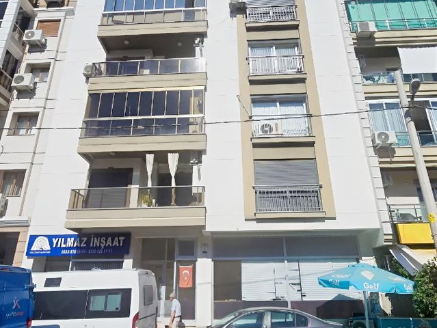 Şemikler Meydanda Satılık Geniş 3+1 Daire