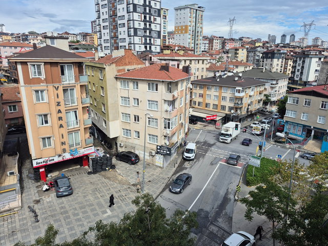 TALATPAŞA CADDESİ ÜZERİNDE HARİKA KONUMDA METROYA 10 DK YÜRÜME