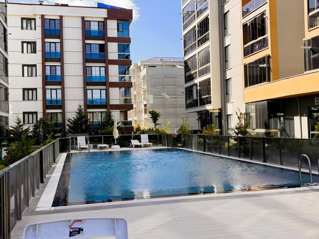 FA ÖZBİR'DEN CUMHURİYET'TE KİRALIK HAVUZLU 1+1 EŞYASIZ KİRALIK