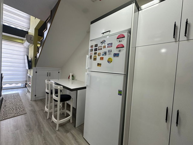 ÜNİVERSİTE CADDESİNDE 1+1 DUBLEKS SATILIK EŞYALI DAİRE