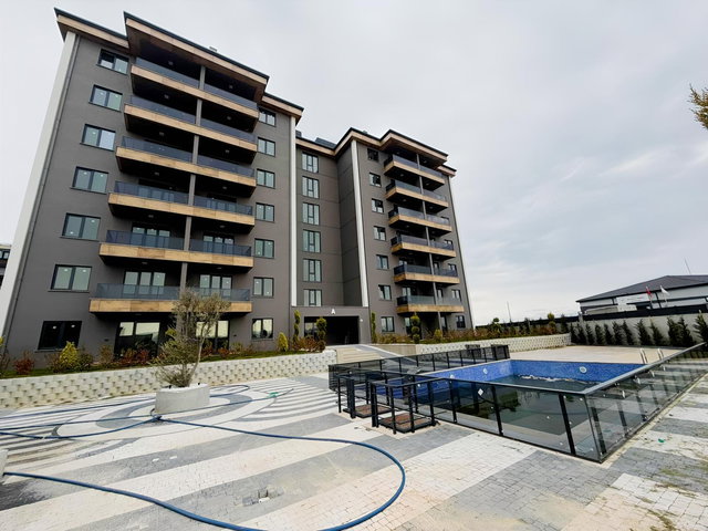 UFUKATASEVER GAYRİMENKULDEN TEPE BÖLGESİNDE SİTE İÇİ 1+1 DAİRE