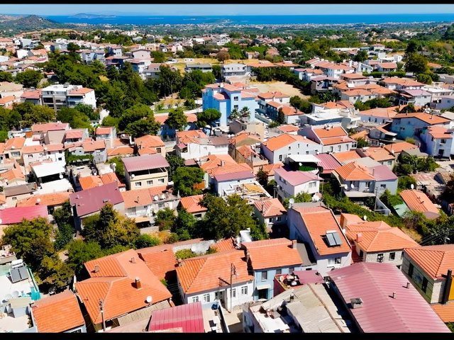 URLA YELALTI MH.DE SATILIK FIRSAT MÜSTAKİL BAHÇELİ KARGİR TAŞ EV