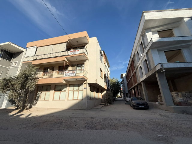 TEK TAPU, ÜÇ KATLI.SATILIK 330m2 TİCARİ +ÜSTTE 2 DAİRE